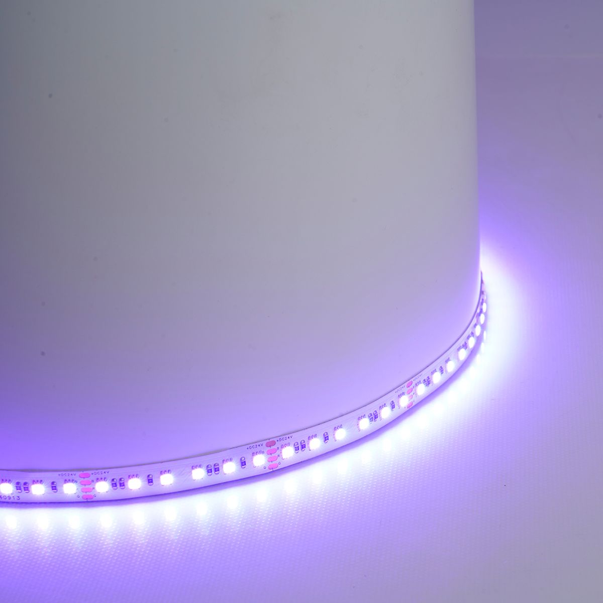 фото светодиодная лента feron ls501 11w/m 120led/m 3535smd rgb 5m 51823 | 220svet.ru