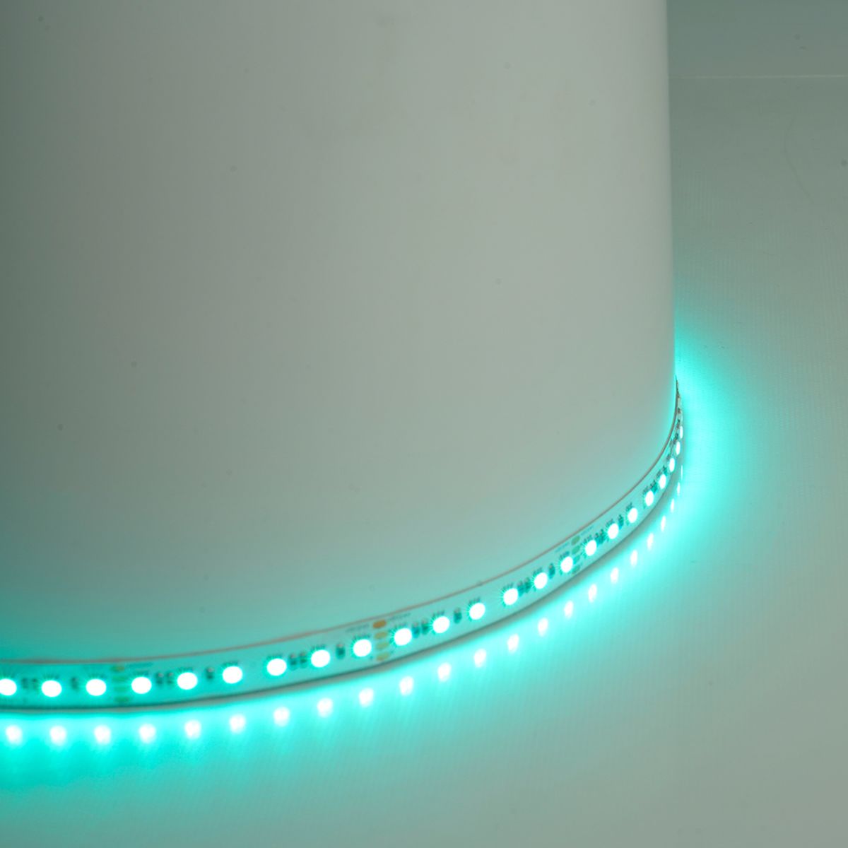 фото светодиодная лента feron ls501 11w/m 120led/m 3535smd rgb 5m 51823 | 220svet.ru