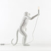 Миниатюра фото настольная лампа monkey lamp standing | 220svet.ru